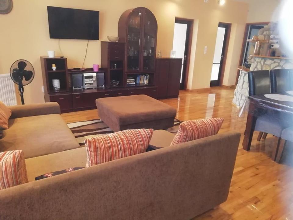 Sunfish Apartman Balatonszarszo Ngoại thất bức ảnh
