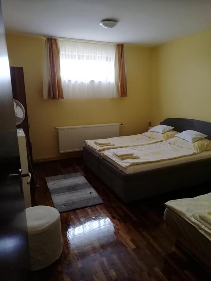 Sunfish Apartman Balatonszarszo Ngoại thất bức ảnh